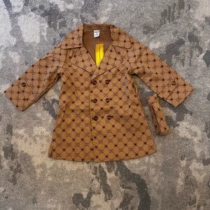 SHEIN Beautiful stylish baby girl jacket with belt.